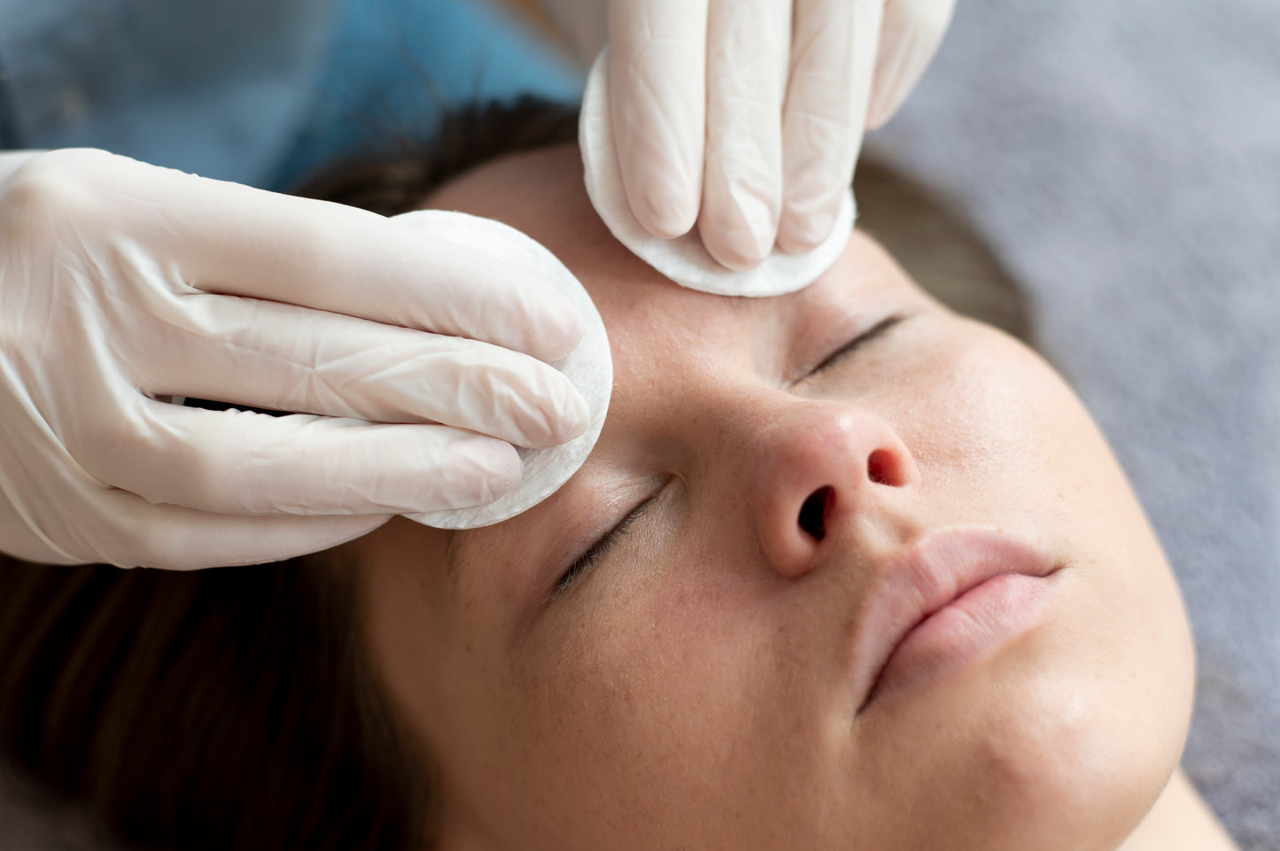 Nettoyage des sourcils